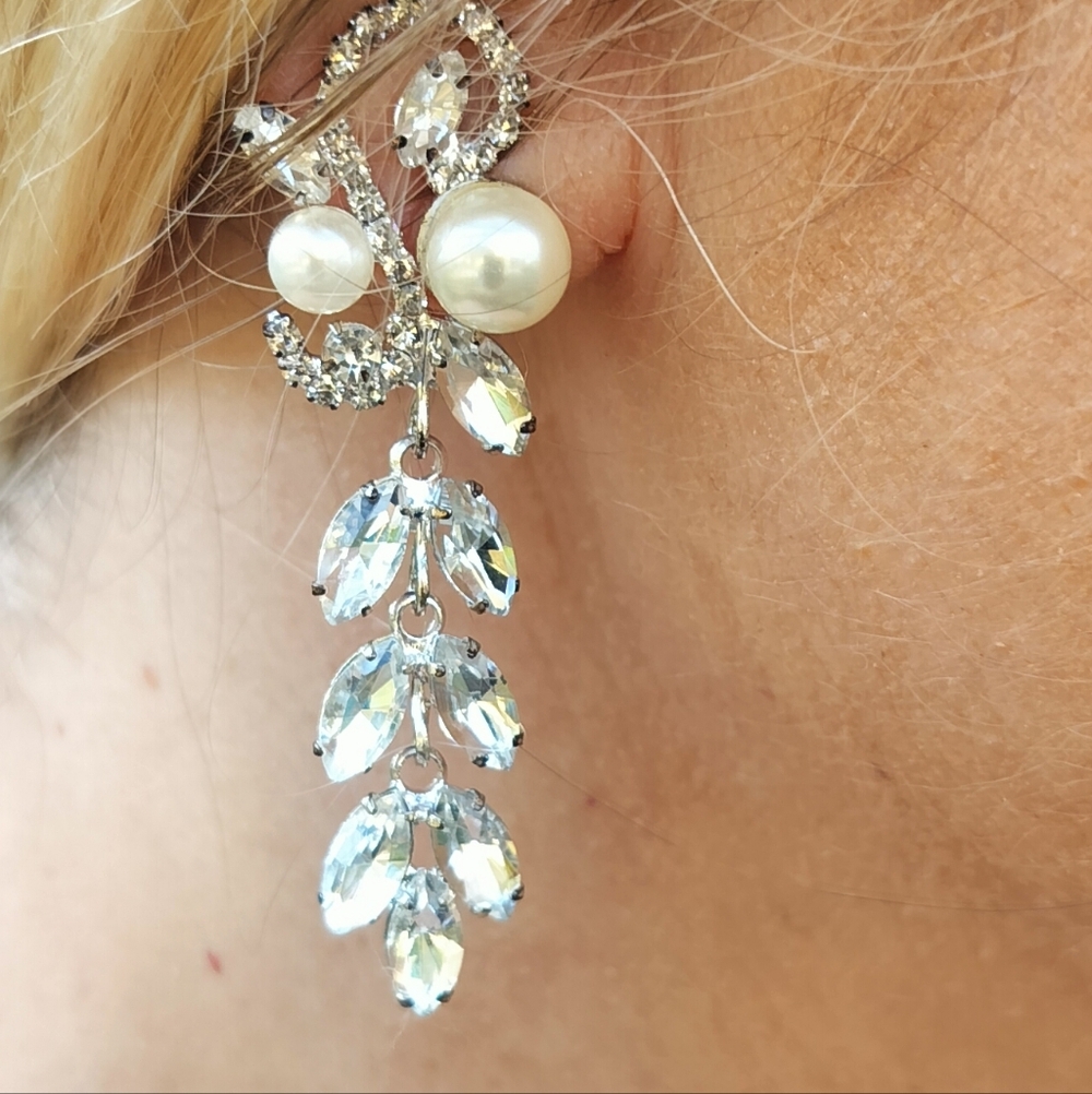 Beautiful And Elegant Pearl And Rhinestone Earrings Dillard's New